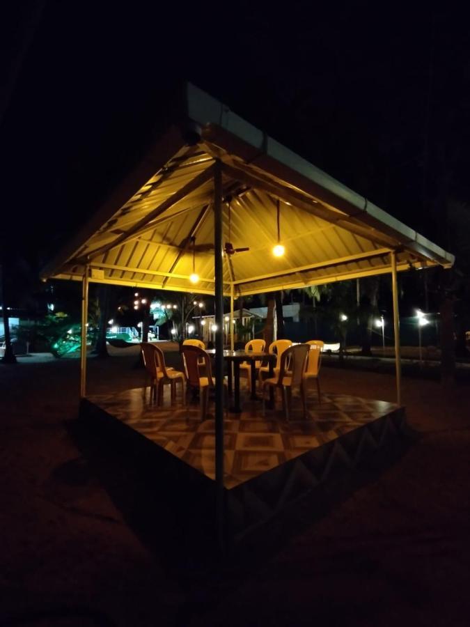 Hangout Kalyānpur Exterior foto